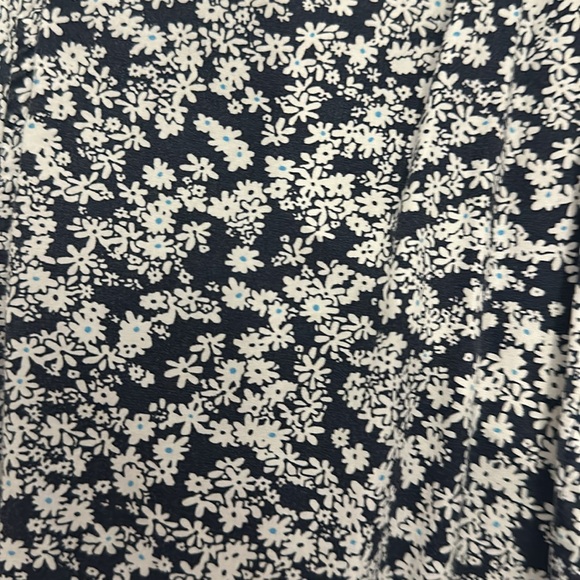 Blue floral short sleeve button up - Picture 3 of 4